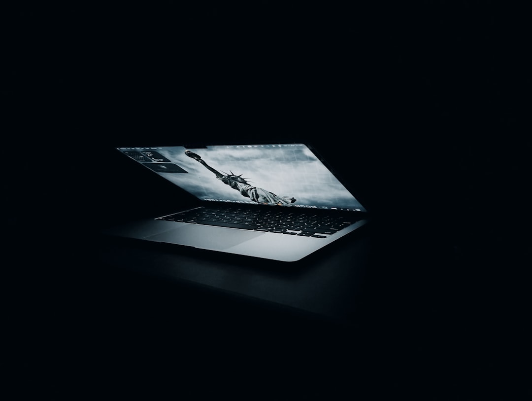 How to Work Remotely While Traveling